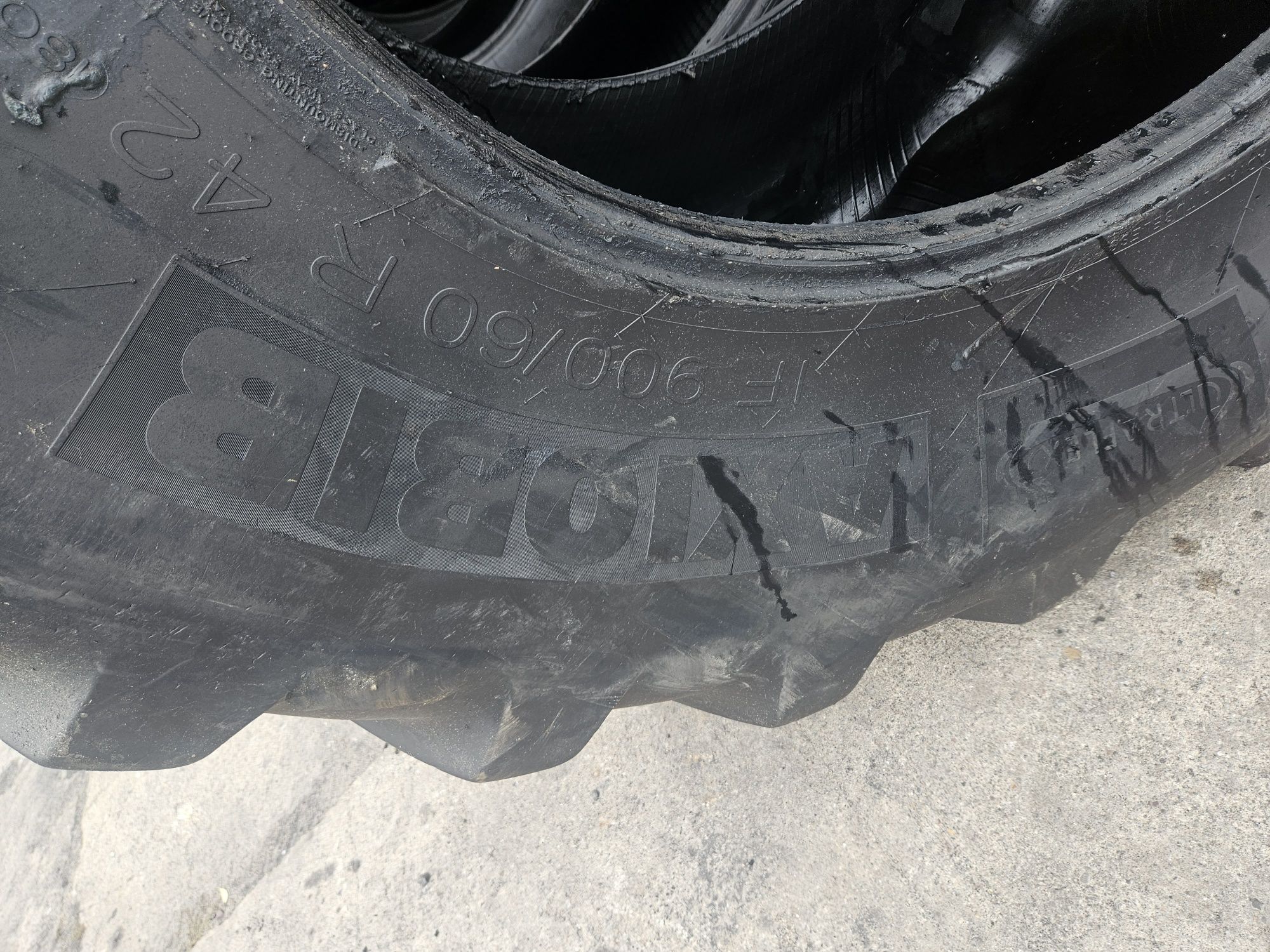 Opony 900/60r42 Michelin