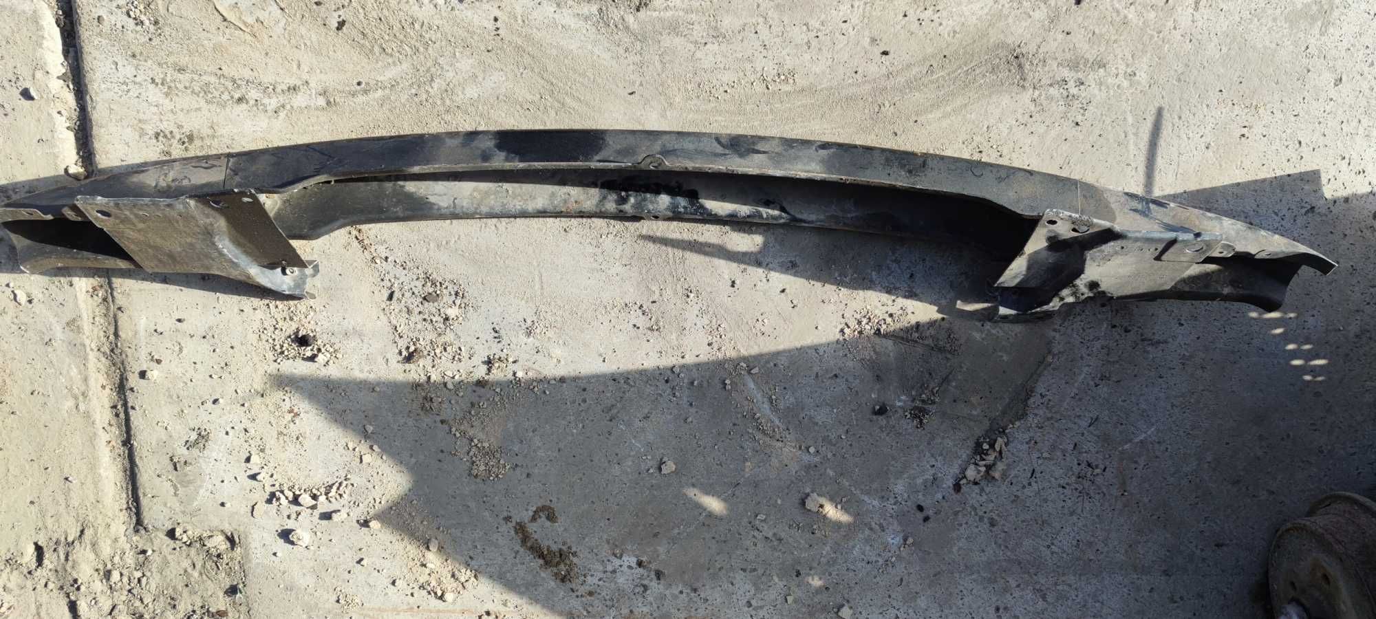 Volkswagen VW Bora Wzmocnienie Zderzaka Przód Belka Przednia