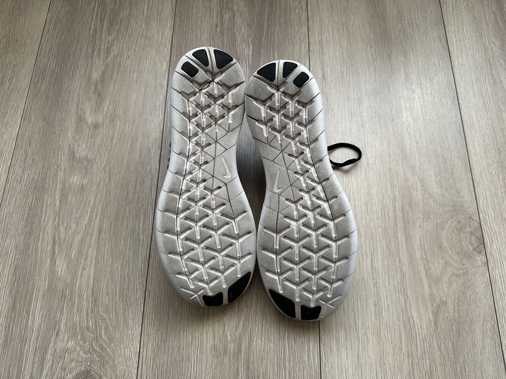 Кросівки Nike Wmns Free Rn Flyknit