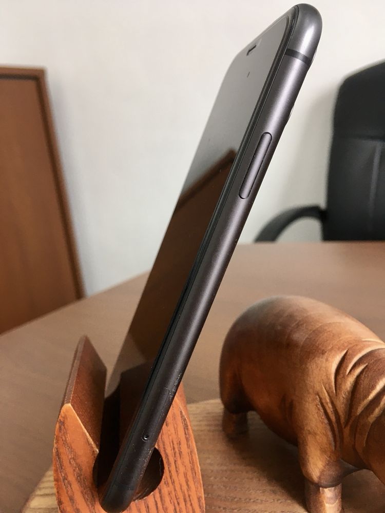 iPhone 11  на 64 GB