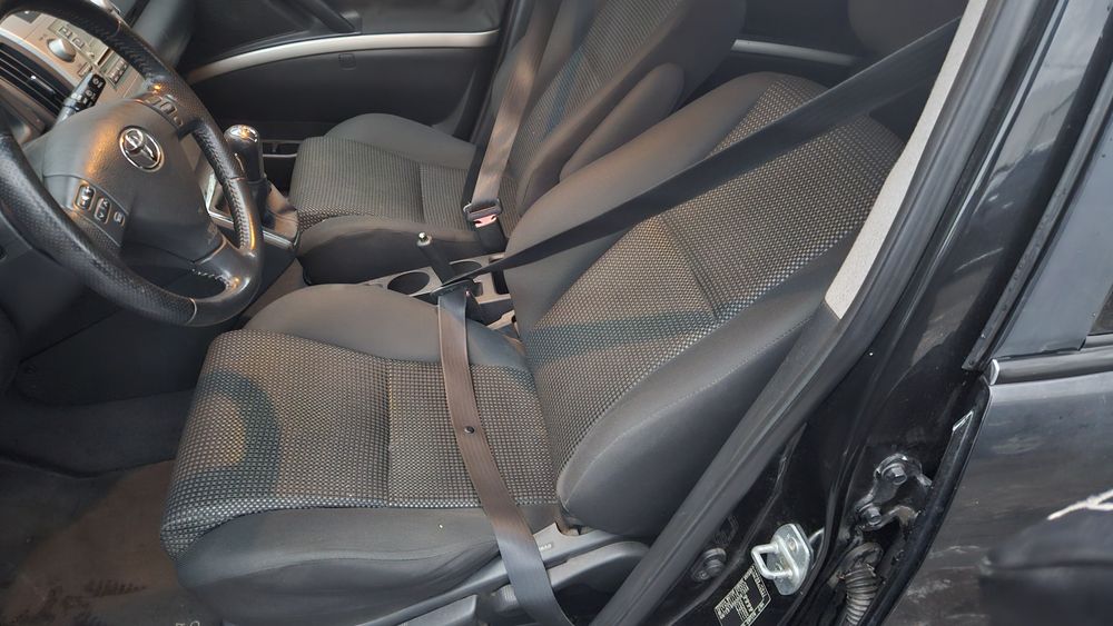 Разборка, шрот Toyota Corolla Verso E120 00-10 2.2 d-cat 2.0 d4d Версо