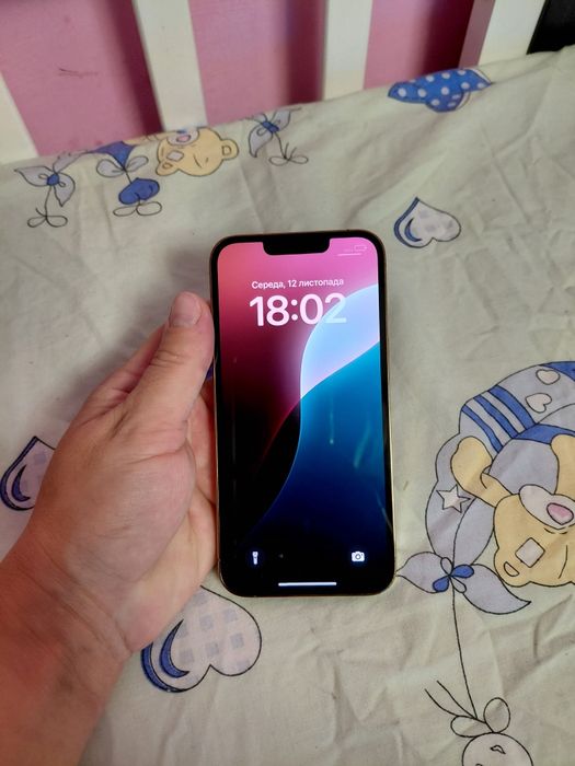 iPhone 13pro 128gb gold