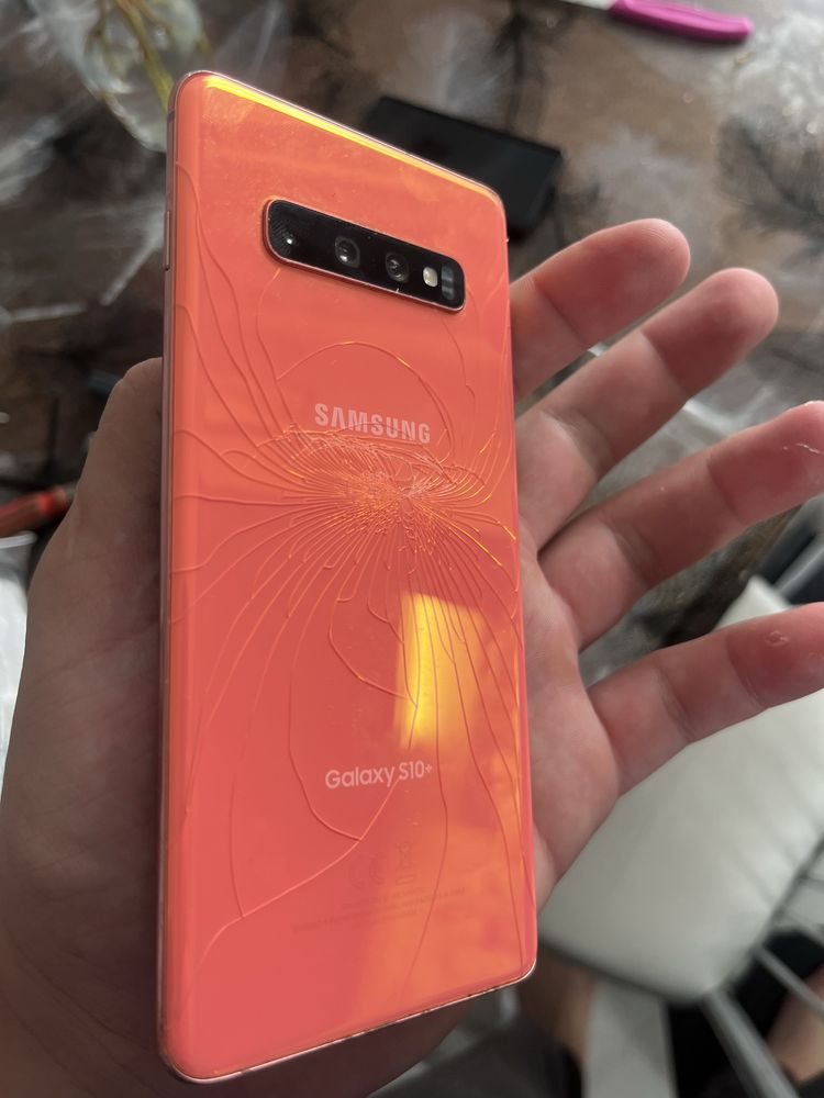 Samsung s10 plus битий