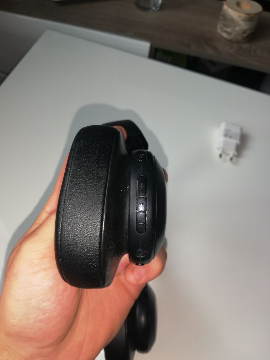 Słuchawki bezprzewodowe JBL E500BT