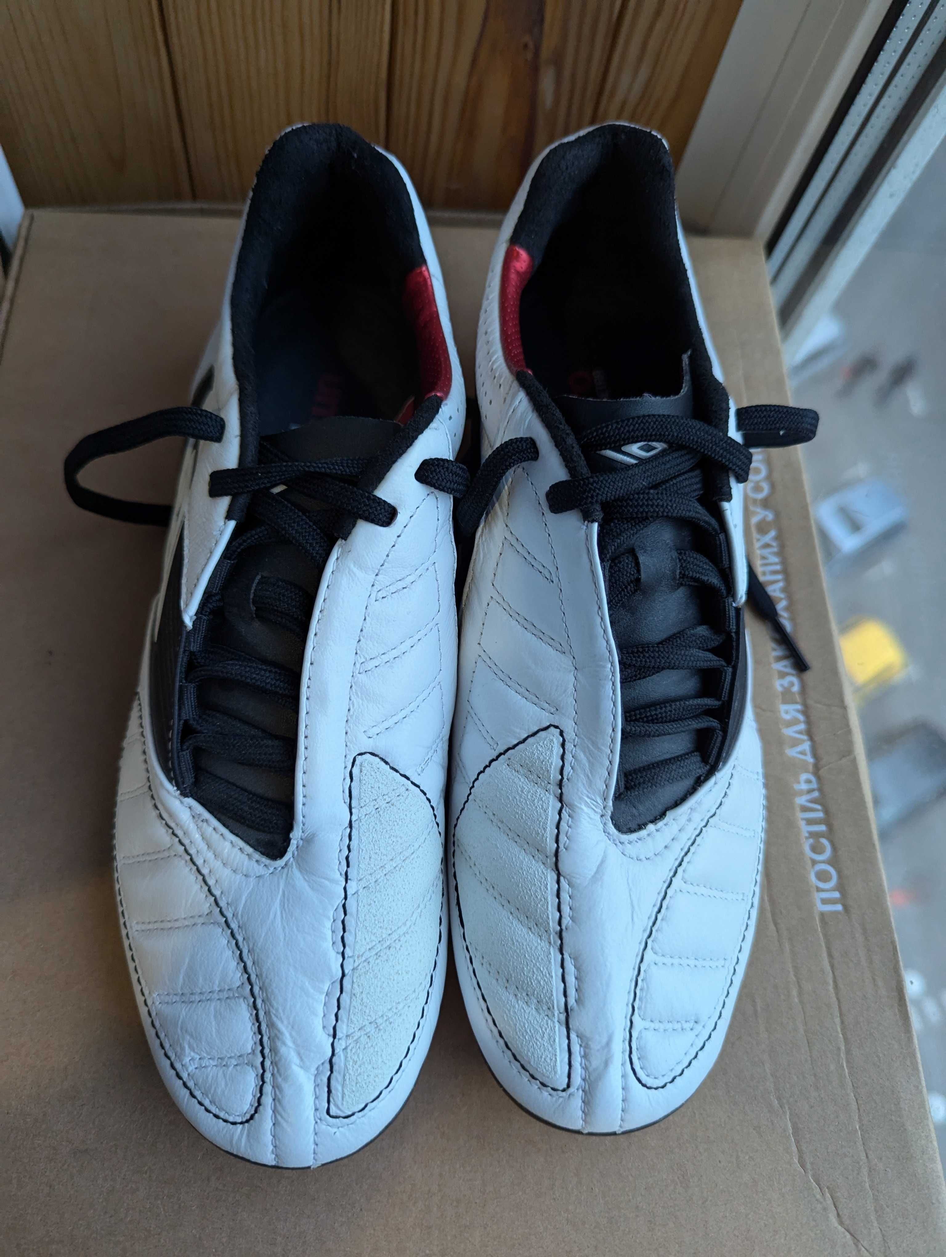 Umbro бутси 40 41 розмір 25,5 см устілка буци бутци копи копки копочки