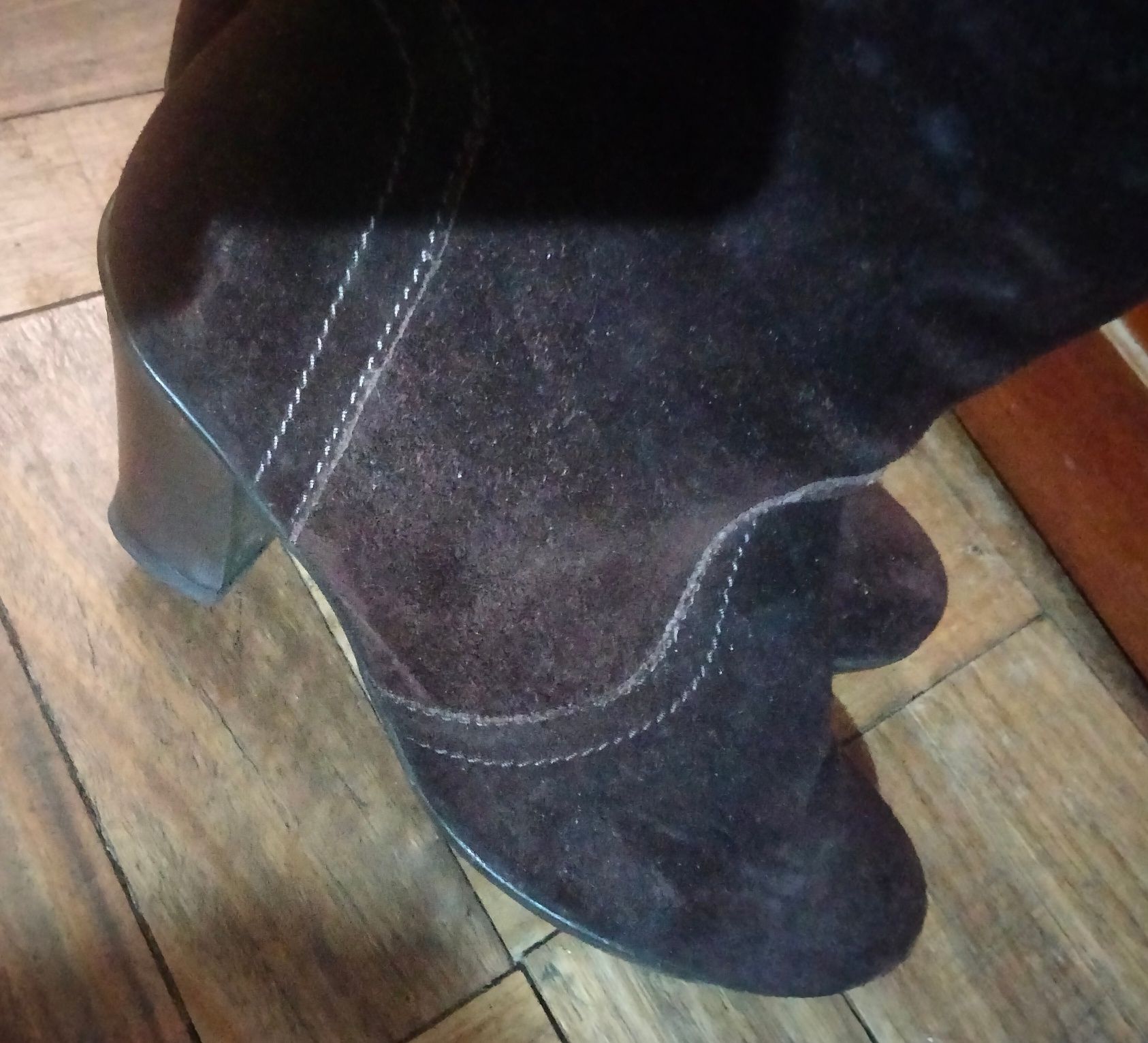 Botas Castanhas de Camurça Novas