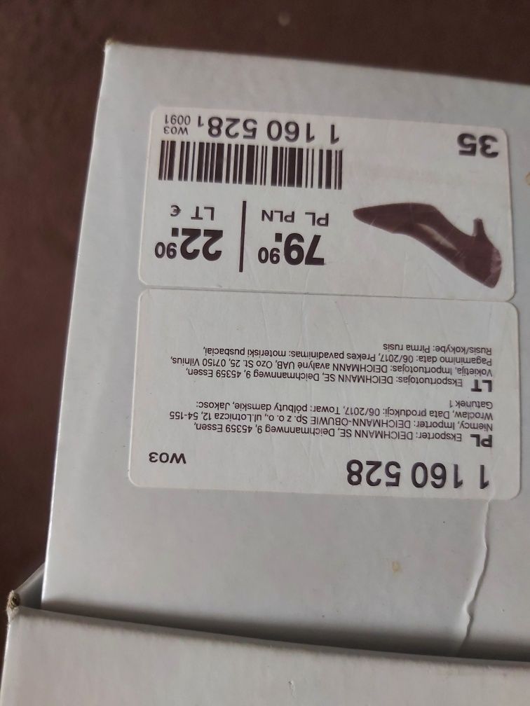 Buty zamszowe na szpilce