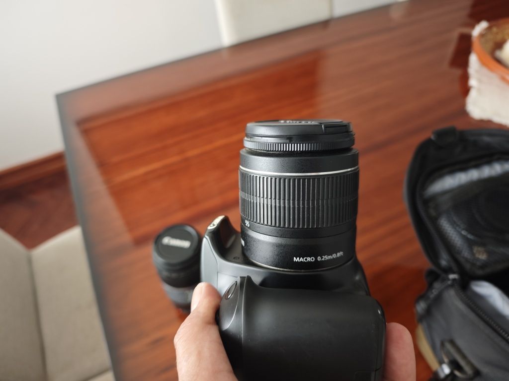 Maquina fotográfica cannon 1100D