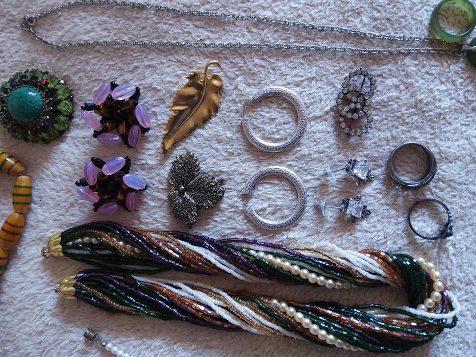 Украшения, бусы,серьги ,кольца