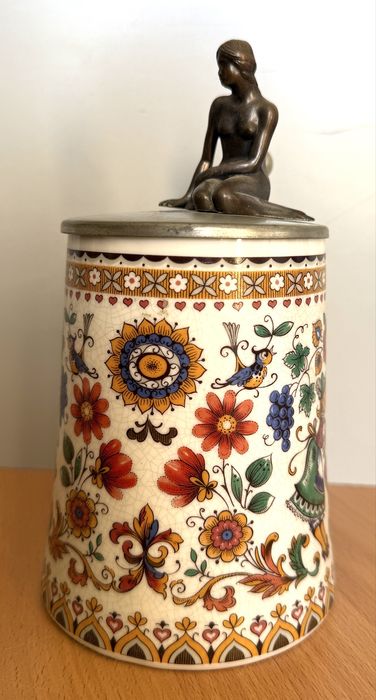 Kufel ozdobny z pokrywką