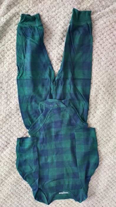 Легенький набір дитячого одягу