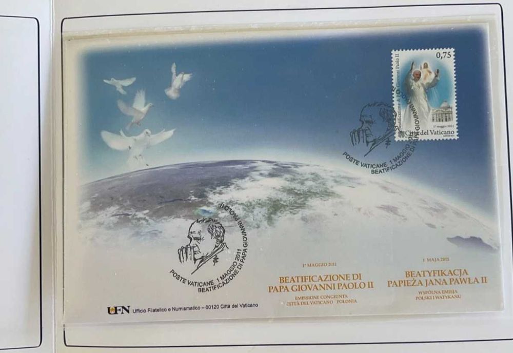 Moeda de 50c e Selo Beatificação de João Paulo II Com a pasta