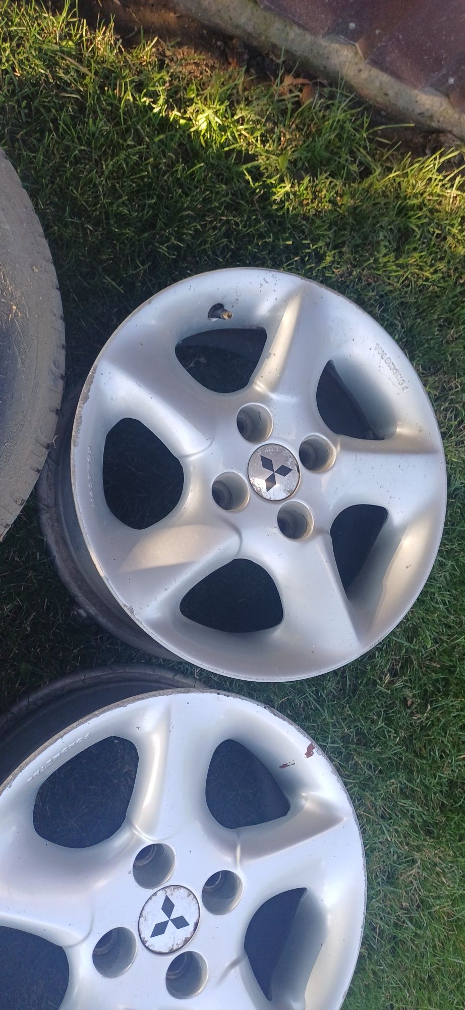 Felgi aluminiowe 4x114.3 otwór 56.1 et 38