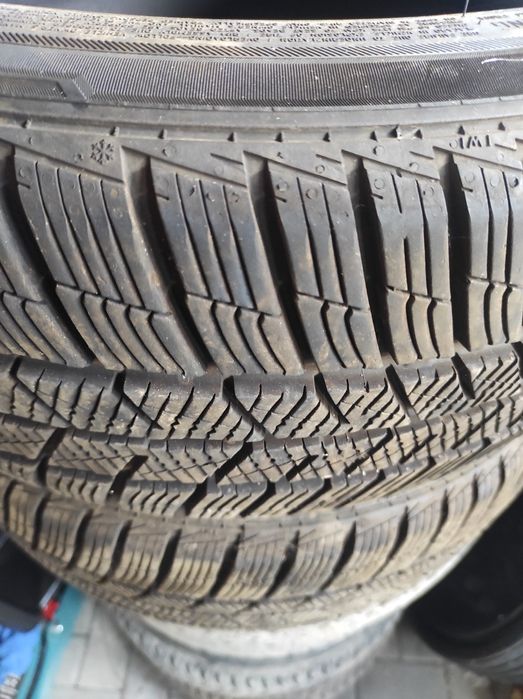 Opony zimowe Barum 215/45/16