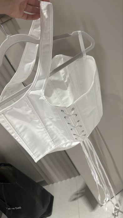 Корсет белый, ткань атлас, сзади шнуровка