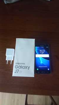 Telefon komórkowy Samsung Galaxy J7