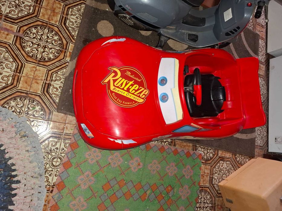 Carro a bateria faísca