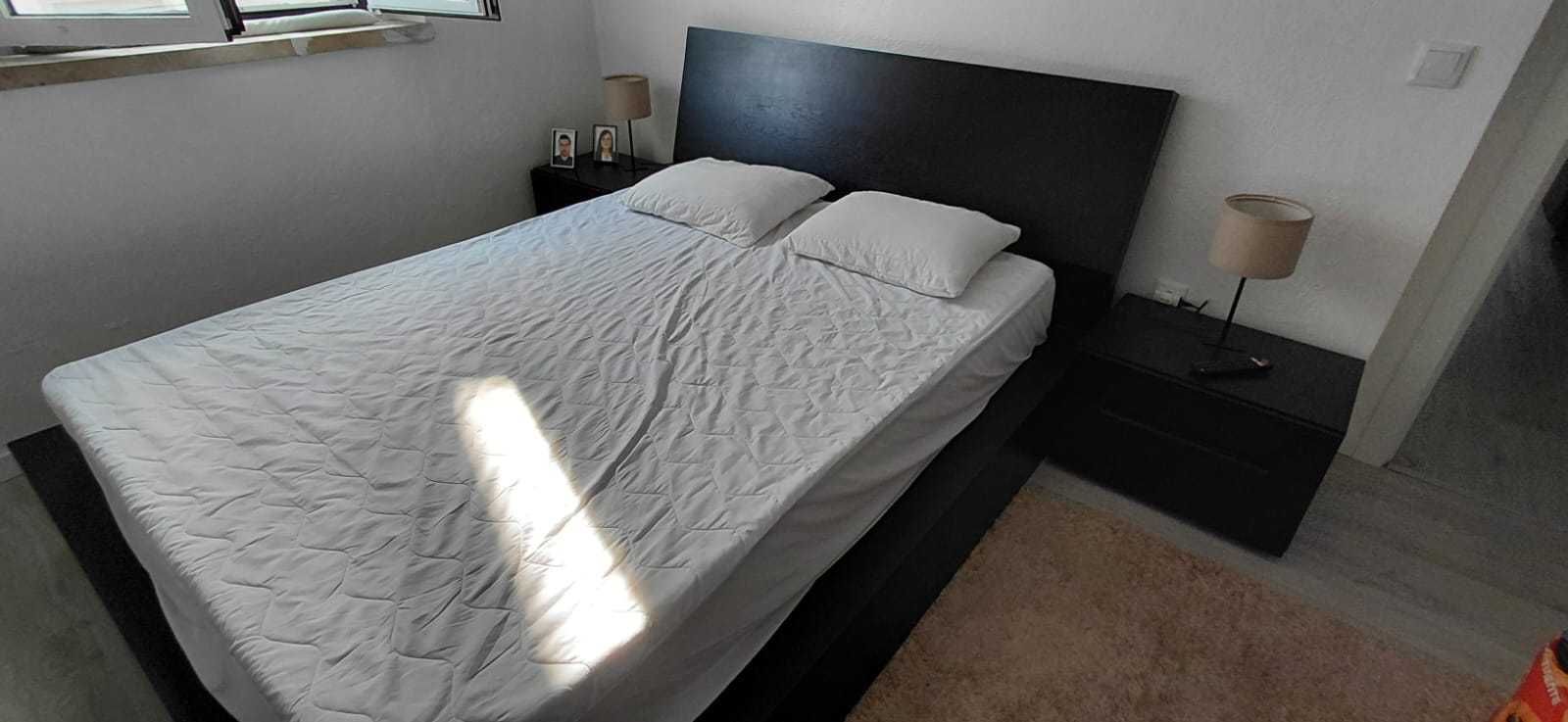 Cama com colchão novo + cabeceiras