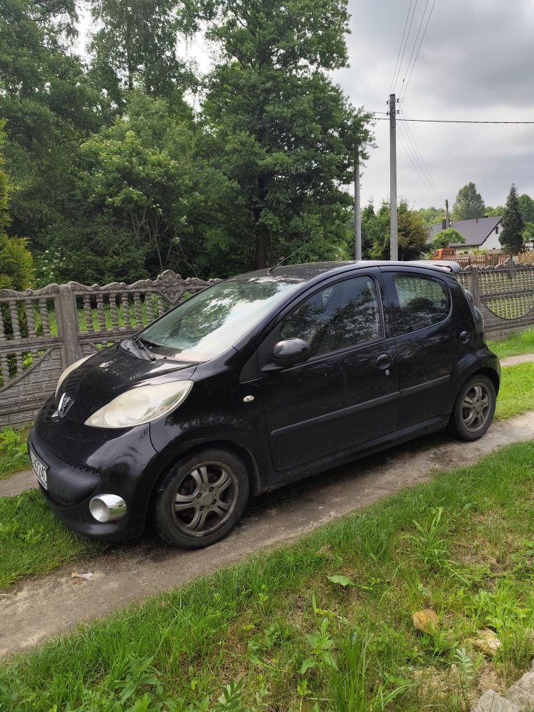 Peugeot 107 uszkodzony