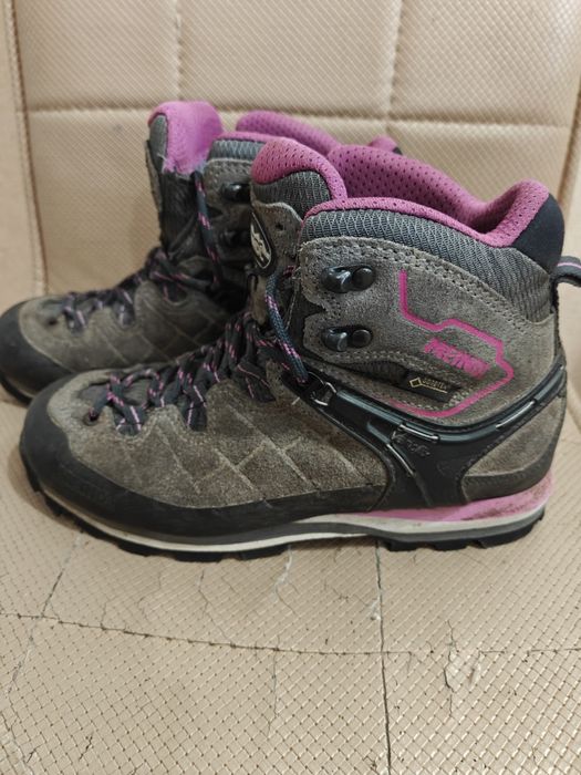 Трекінгові кросівки Meindl