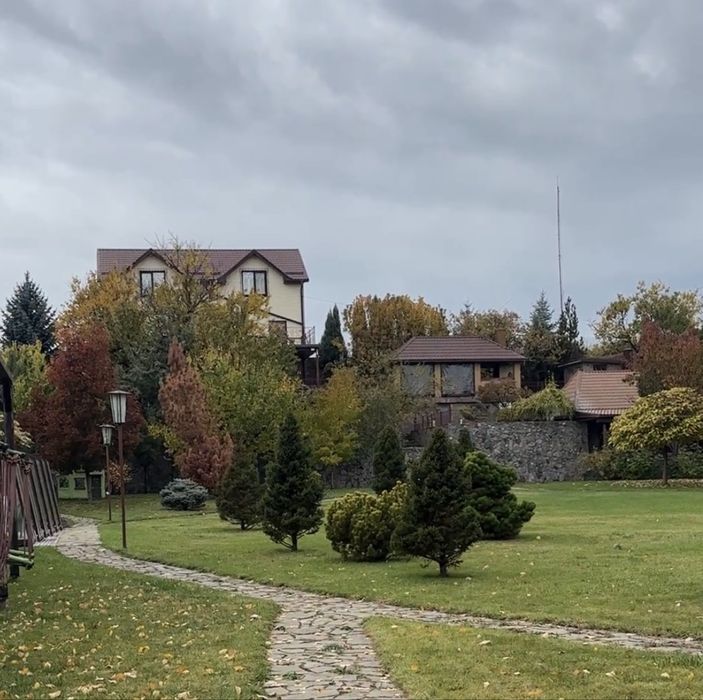 Сдам 3-этажный дом на берегу Днепра