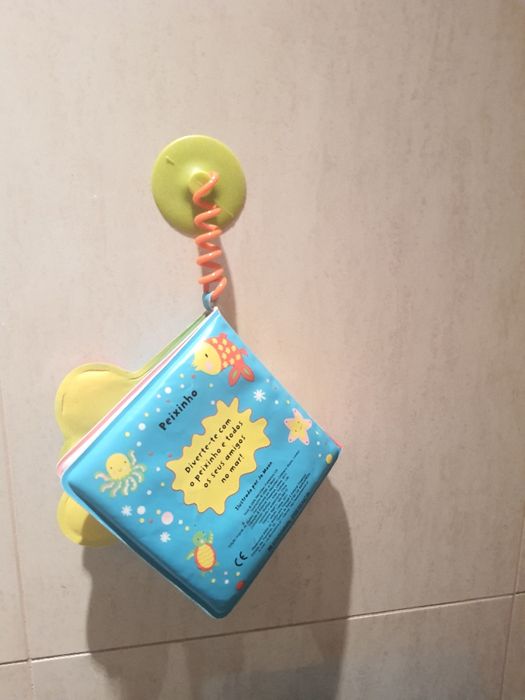 Hora do banho: livro "O peixinho"