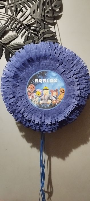 Piniata Roblox 45x 45x 8 cm