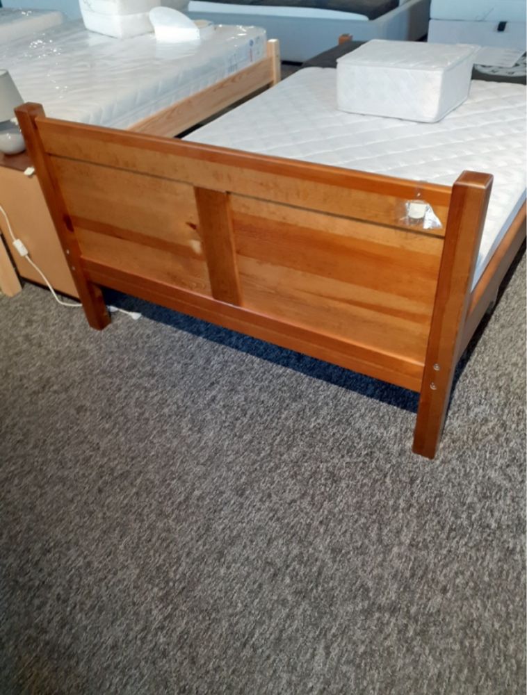 Łóżko z materacem 120x200cm