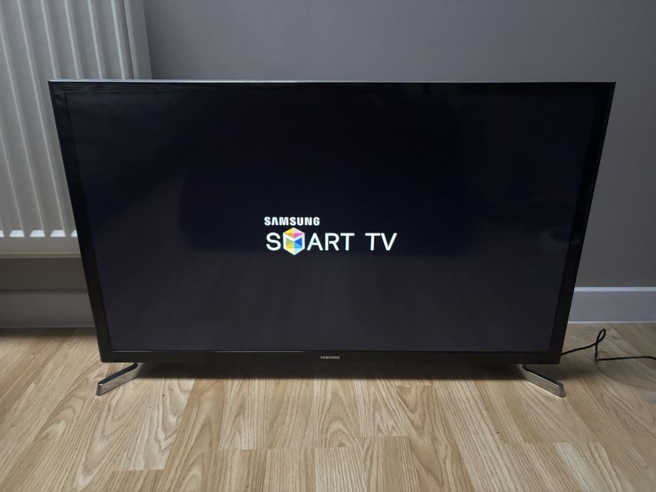 Телевізор Samsung UE32J4500AK