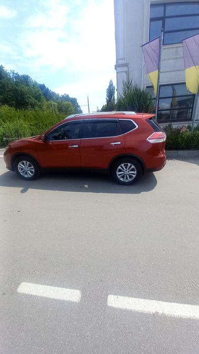 Продається Нісан Рог 2015 року.