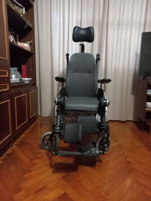 Багатофункціональний крісло колесне Invacare Rea Clematis (Франція)
