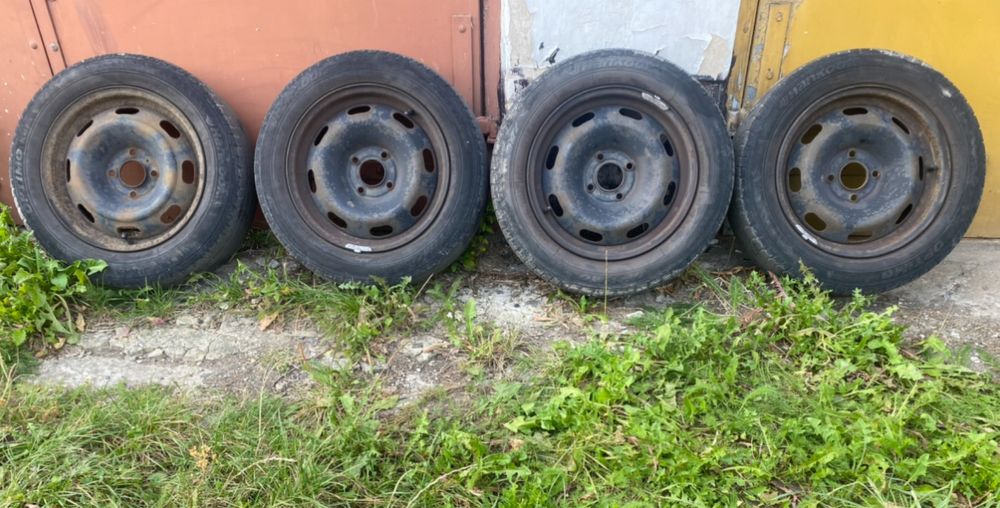 Komplet felg z oponami. Felgi stalowe rozmiar 15 cali. Peugeot 207