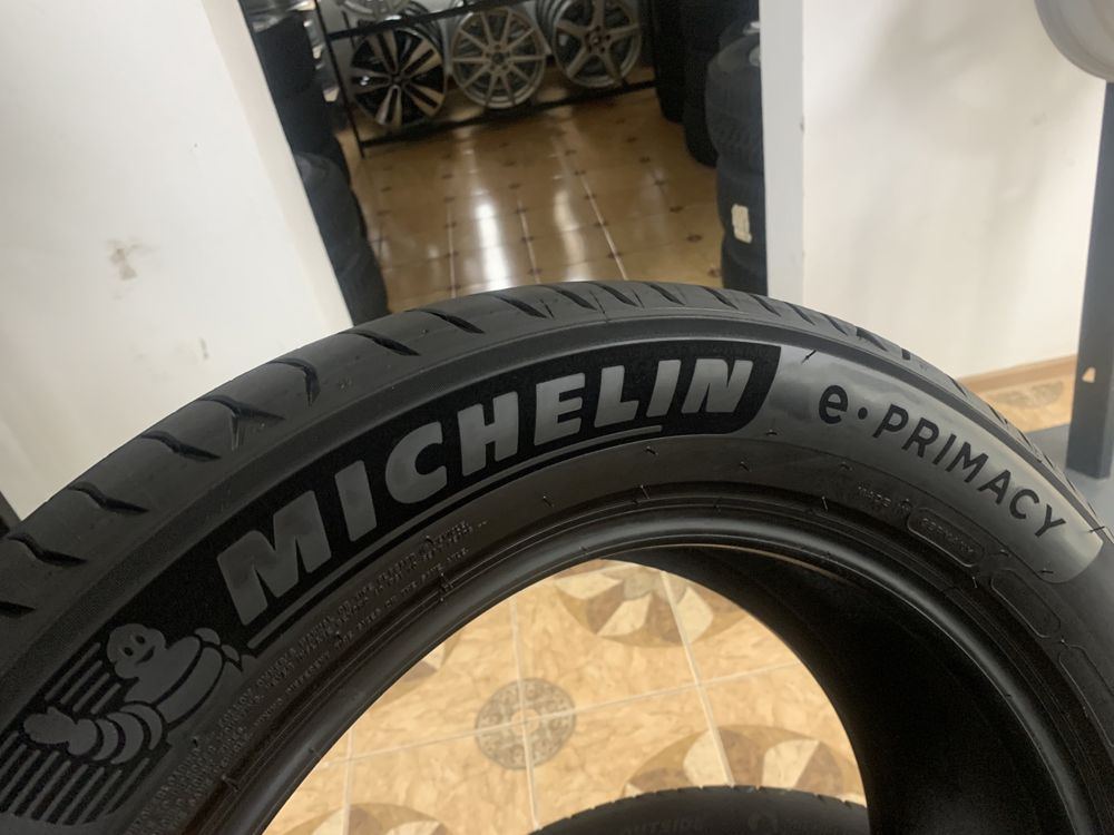 Комплект літніх шин 225/55/18 102V Michelin e-PRIMACY