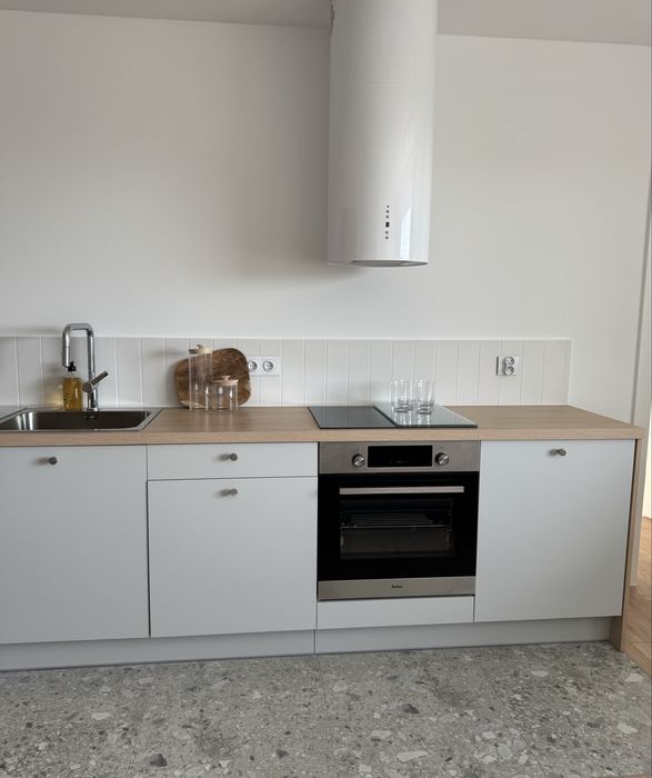 Zamień-nowe 3 pokoje z widokiem na morze, 2 balkony , loggia,