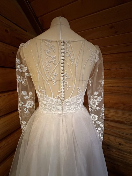 Весільна сукня