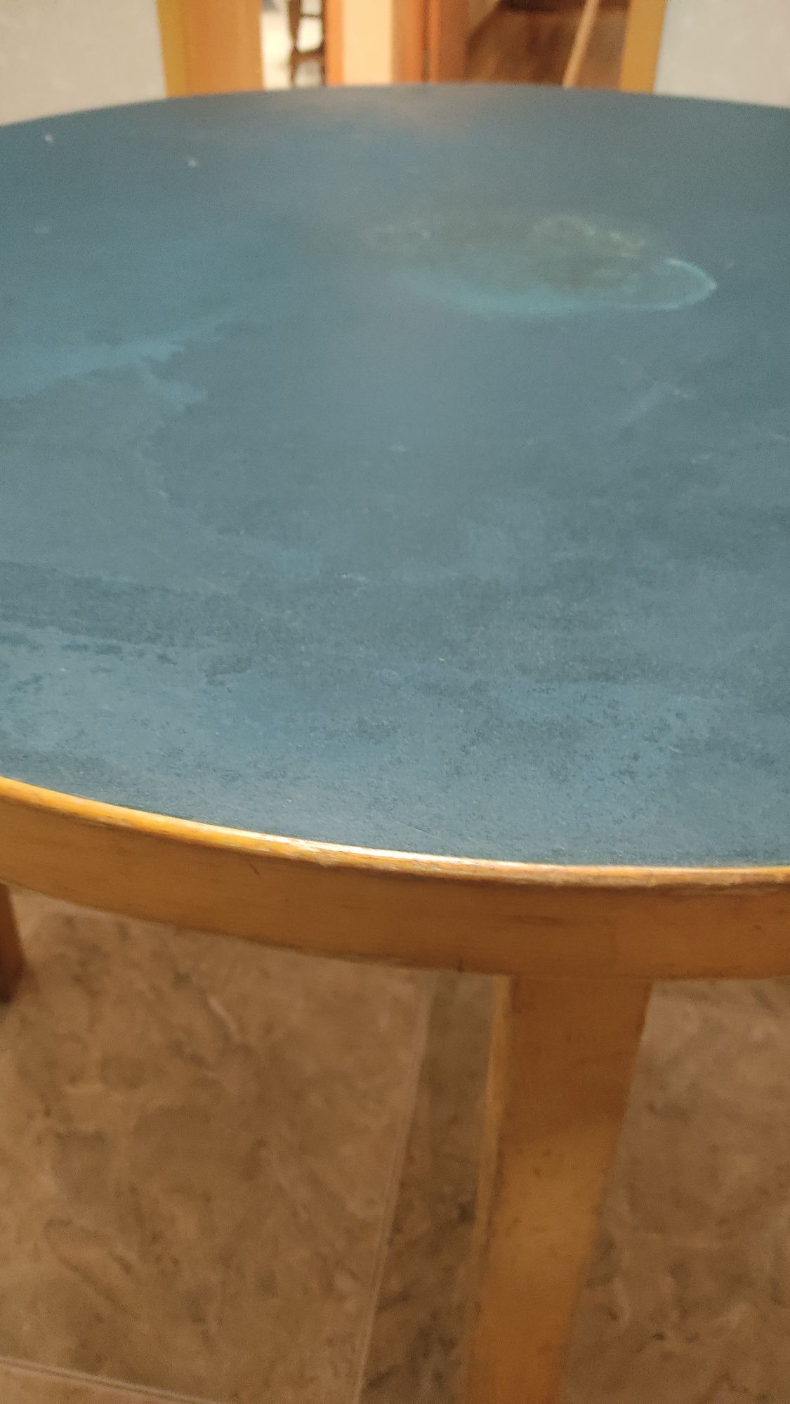 Mesa de jogos em madeira