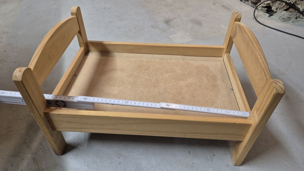 Łóżeczko dla lalek albo małego pieska