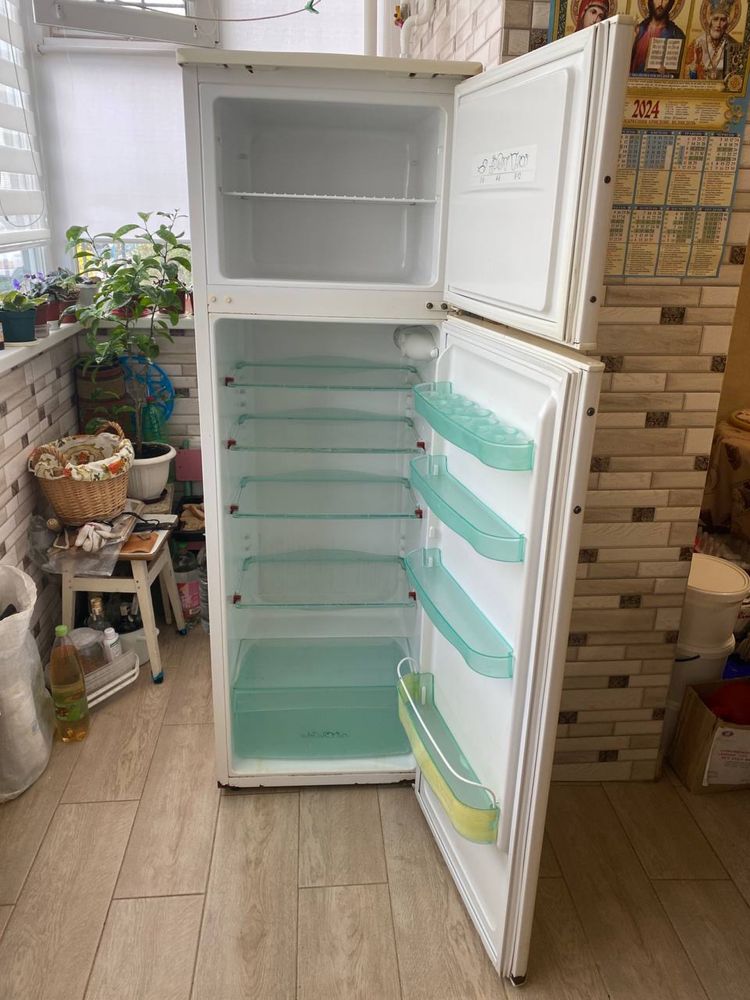 Холодильник snaige