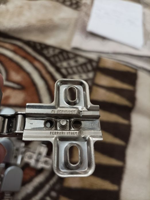 Петля для стекла