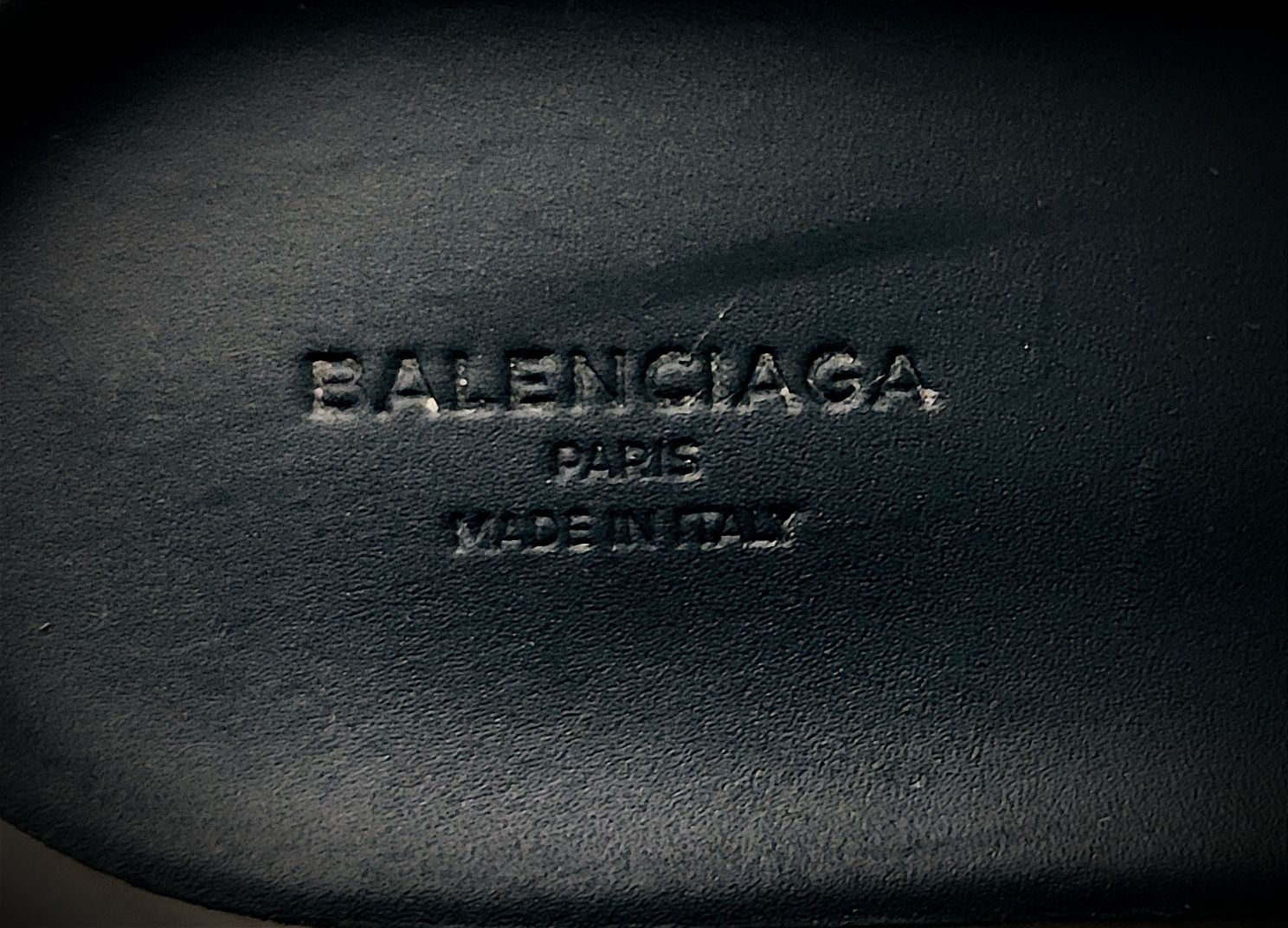 Balenciaga 38 розмір кросівки Race Runner Sneaker - Black & White