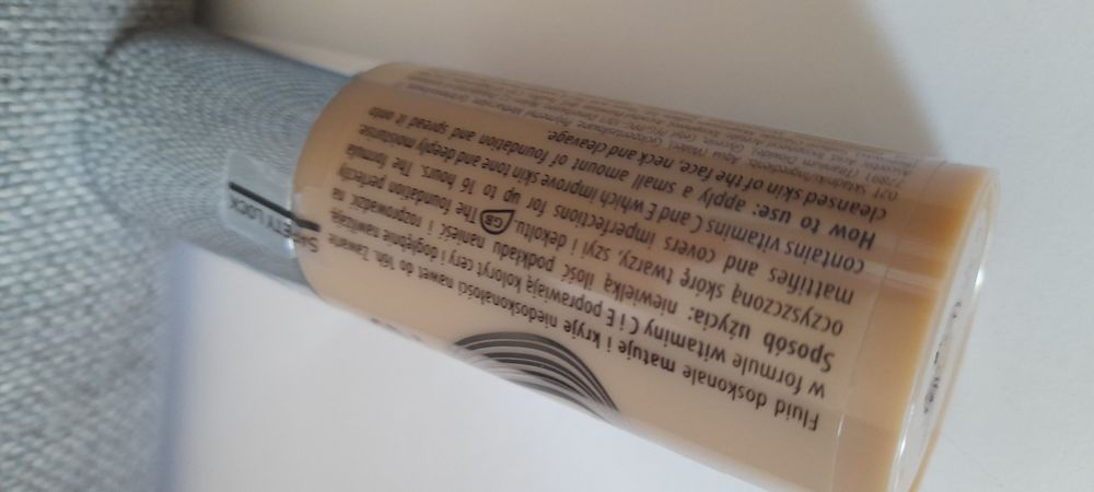 Lirene 208 Mattpodkład matujący we fluidzie o działaniu wygładzający