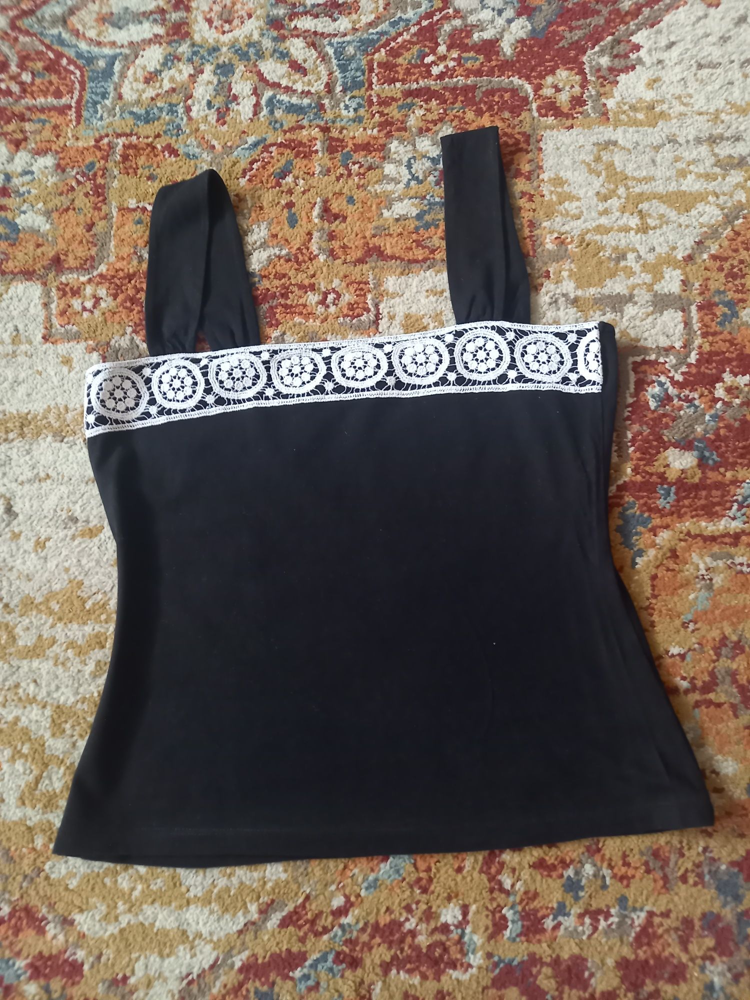 Top czarny firmy Marks&Spencer rozmiar 14