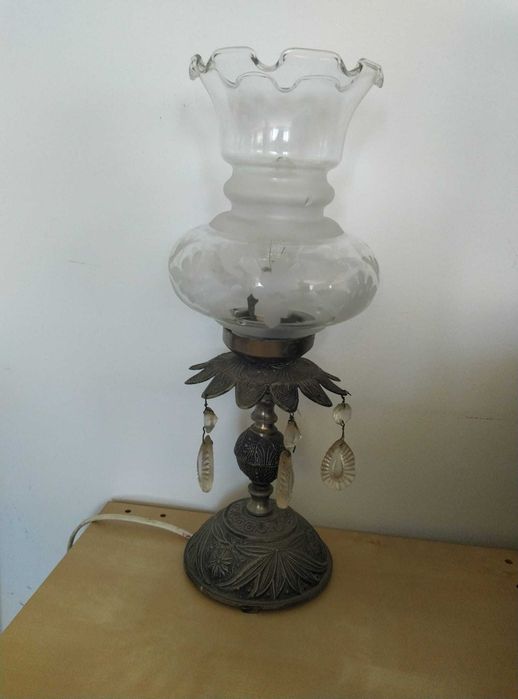 Vendo lindo Abajur Vintage muito bonito e bem conservado