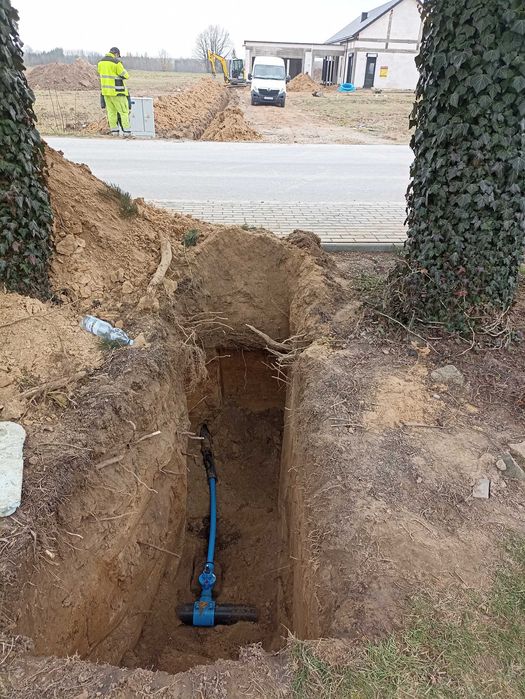 koparka przyłącza wodne przewierty przebicia przeciski kretem