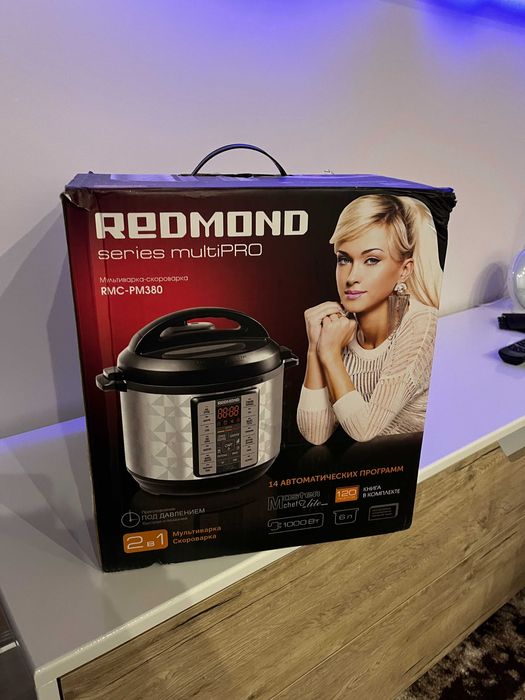 Мультиварка-скороварка REDMOND RMC-PM380 (Series MultiPro)