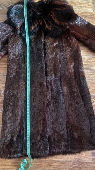 Шуба жіноча з нутрії .