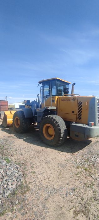 Фронтальний навантажувач HK-530