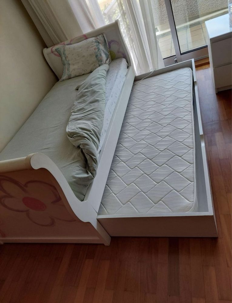 Cama de solteiro com gavetão e grade de segurança (inclui colchões)