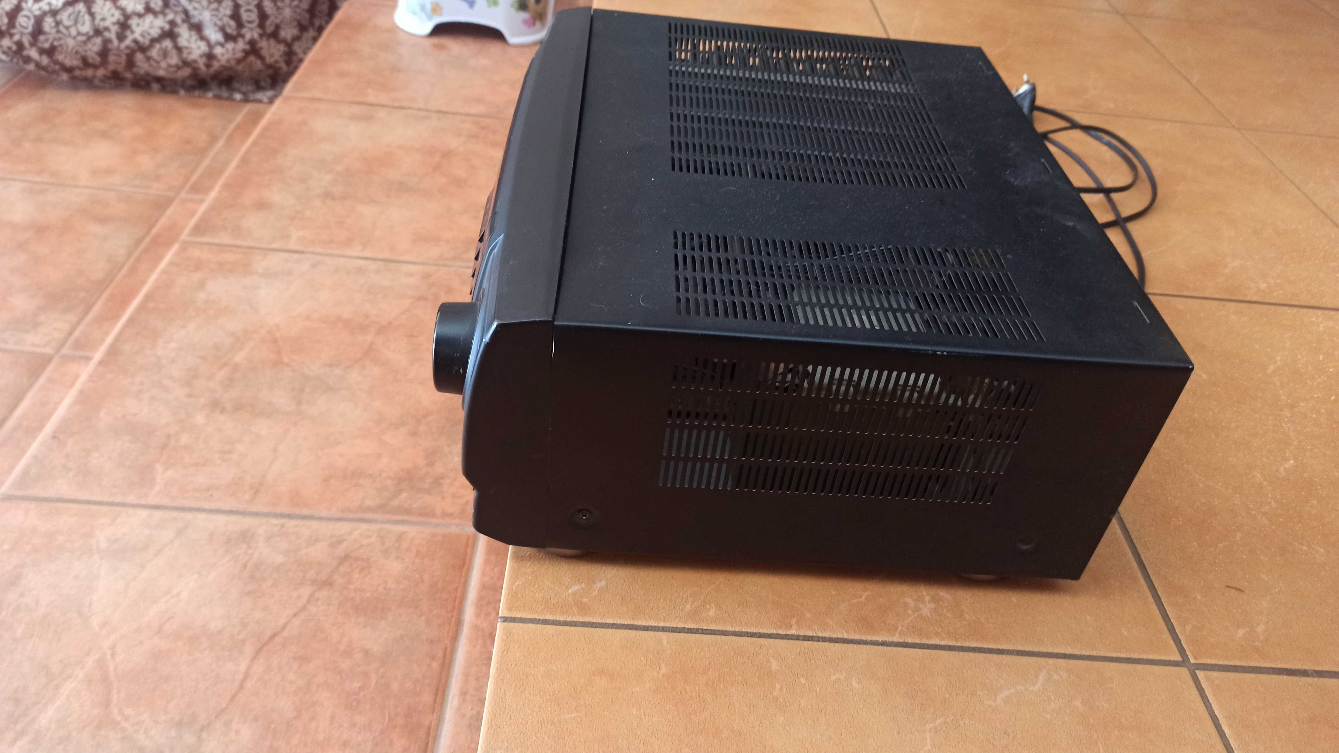 Amplituner AIWA AV-X100 - całkiem mocny