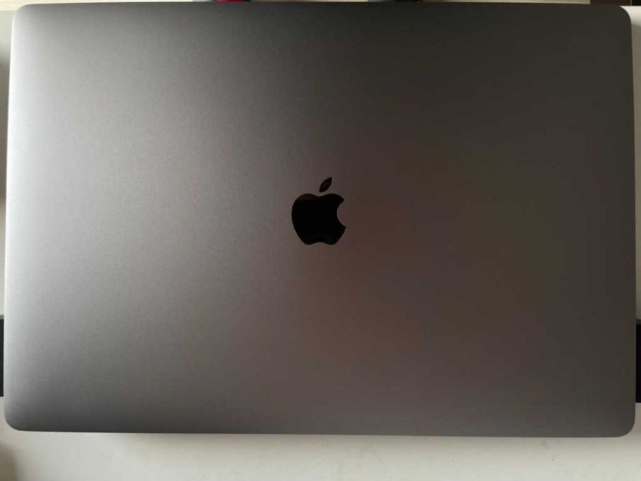 MacBook Pro 16” 2019 i9 32ram 1tb ssd